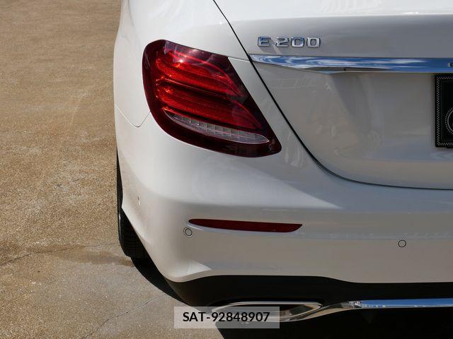 Mercedes Benz E-CLASS 2016-12 8366938-11