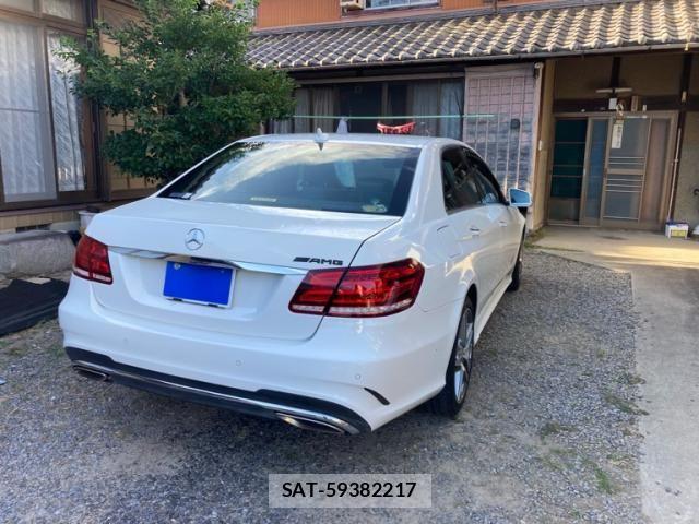 Mercedes Benz E-CLASS 2013-08 8413533-2