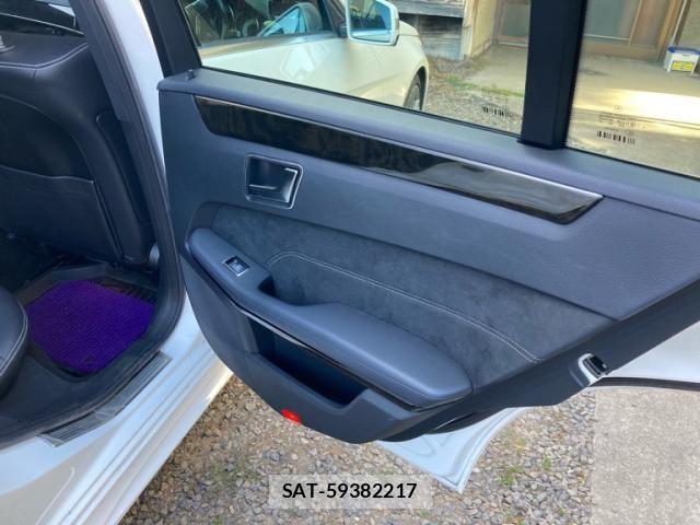 Mercedes Benz E-CLASS 2013-08 8413533-7