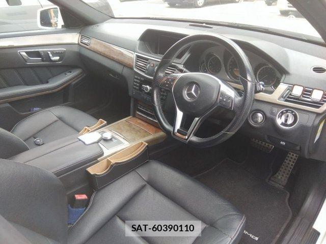 Mercedes Benz E-CLASS 2012-01 8413532-1