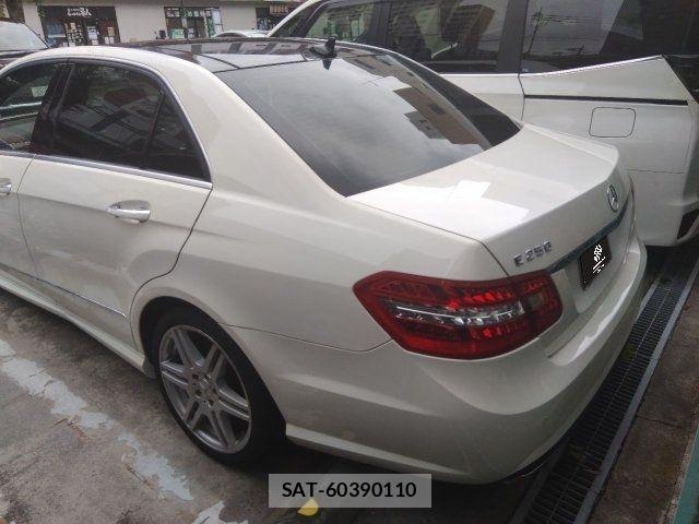 Mercedes Benz E-CLASS 2012-01 8413532-2