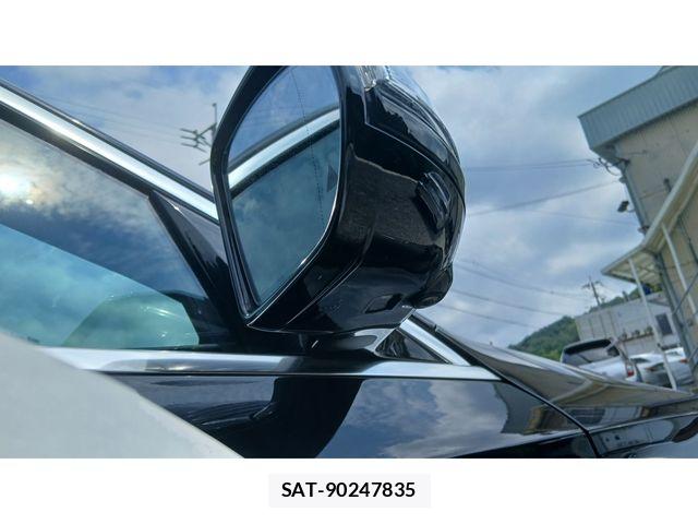 Mercedes Benz E-CLASS 2020-04 8413530-7
