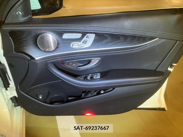 Mercedes Benz E-CLASS 2021-12 8438412-14