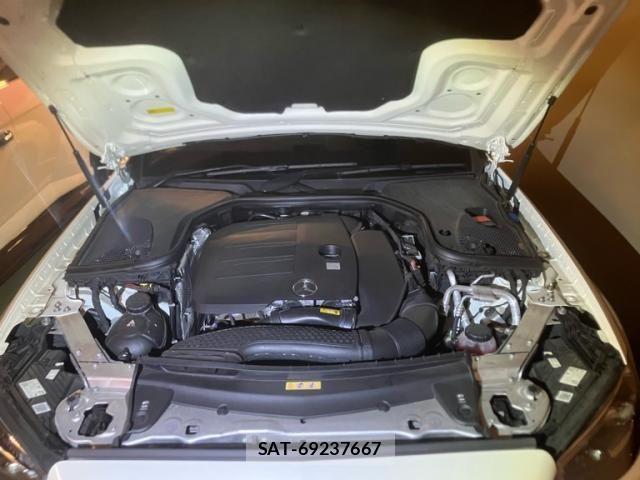 Mercedes Benz E-CLASS 2021-12 8438412-23