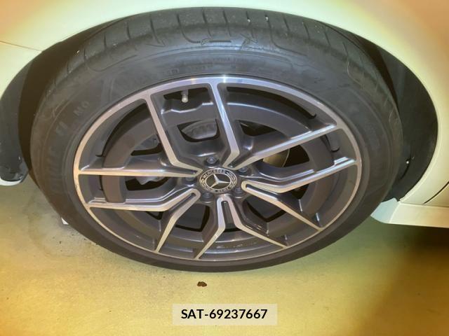 Mercedes Benz E-CLASS 2021-12 8438412-7