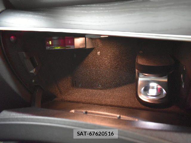 Mercedes Benz E-CLASS 2017-08 8485724-13