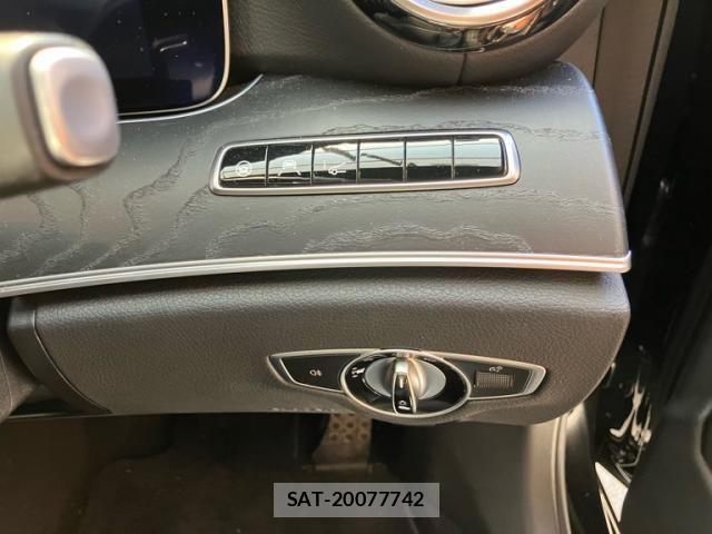 Mercedes Benz E-CLASS 2018-09 8525714-16