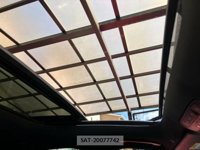 Mercedes Benz E-CLASS 2018-09 8525714-26