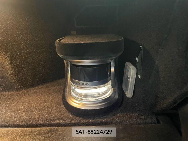 Mercedes Benz E-CLASS 2016-08 8525715-14