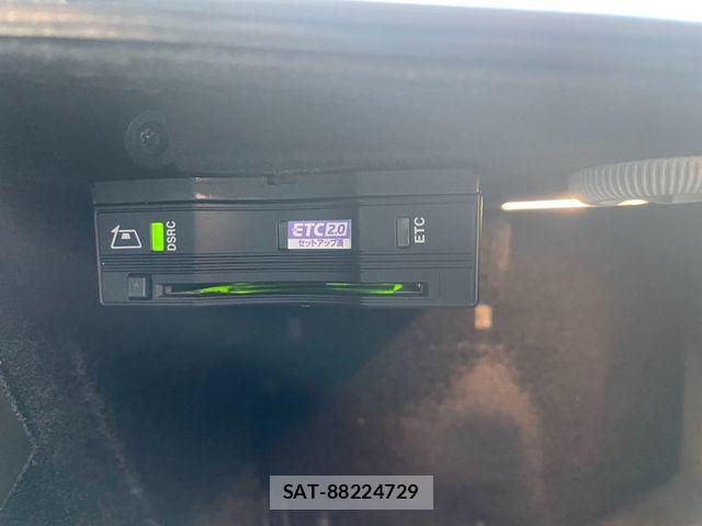 Mercedes Benz E-CLASS 2016-08 8525715-16
