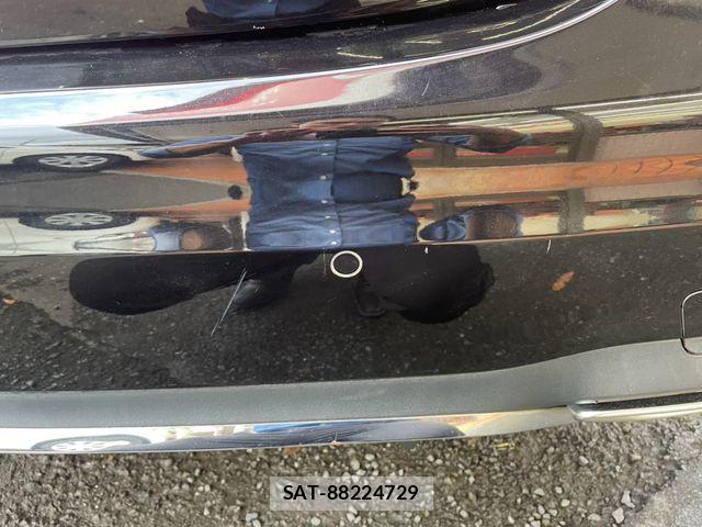 Mercedes Benz E-CLASS 2016-08 8525715-22