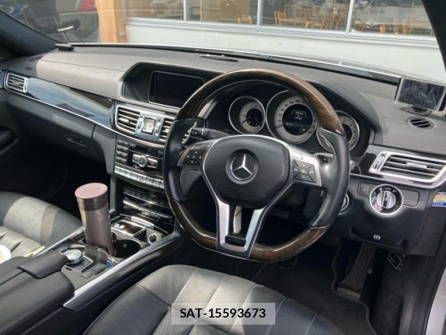 Mercedes Benz E-CLASS 2013-09 8660184-25