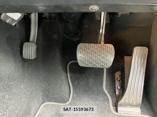 Mercedes Benz E-CLASS 2013-09 8660184-29