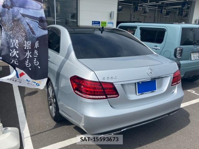 Mercedes Benz E-CLASS 2013-09 8660184-5