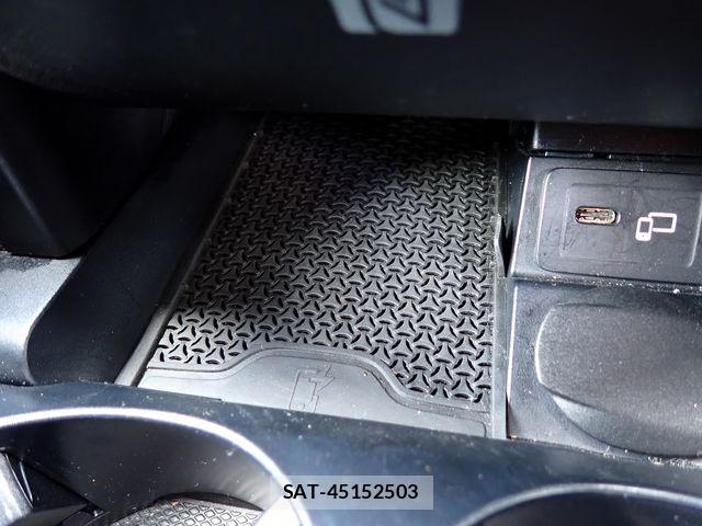 Mercedes Benz E-CLASS 2020-09 8660179-19