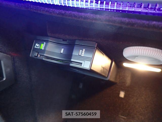 Mercedes Benz E-CLASS 2020-02 8660180-23