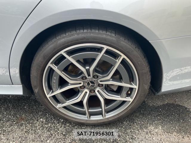 Mercedes Benz E-CLASS 2022-12 8830251-9