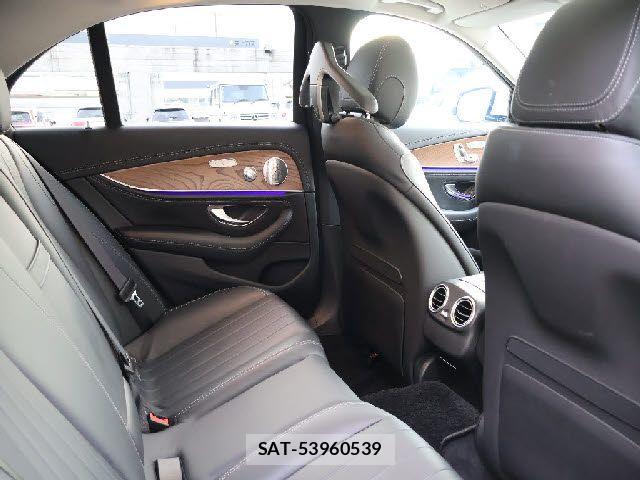 Mercedes Benz E-CLASS 2017-08 8849763-13