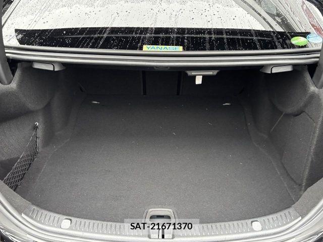 Mercedes Benz E-CLASS 2018-06 8871424-10
