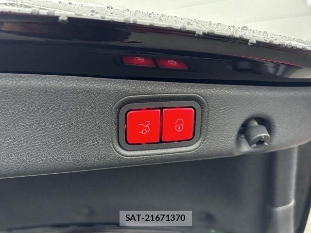 Mercedes Benz E-CLASS 2018-06 8871424-11