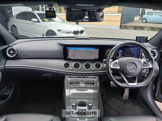Mercedes Benz E-CLASS 2016-08 8880722-2
