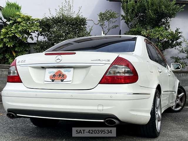 Mercedes Benz E-CLASS 2007-03 8880727-2