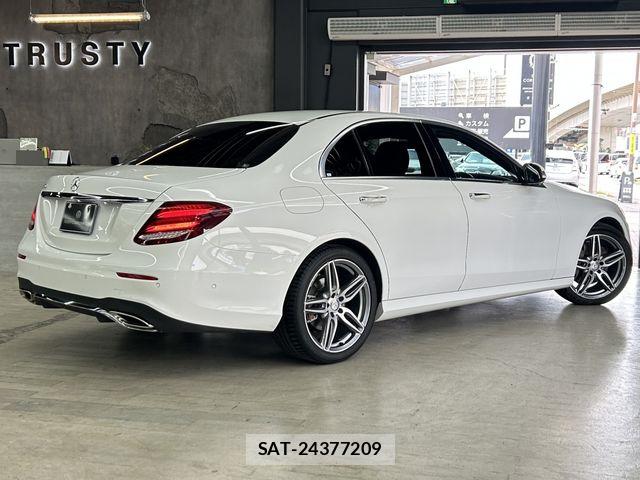 Mercedes Benz E-CLASS 2016-08 8880723-5