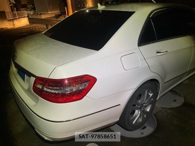 Mercedes Benz E-CLASS 2011-11 8880729-9