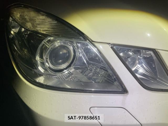 Mercedes Benz E-CLASS 2011-11 8880729-11