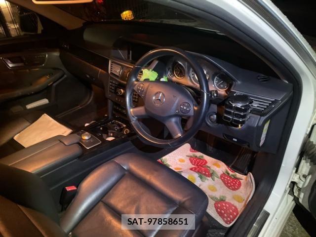 Mercedes Benz E-CLASS 2011-11 8880729-12