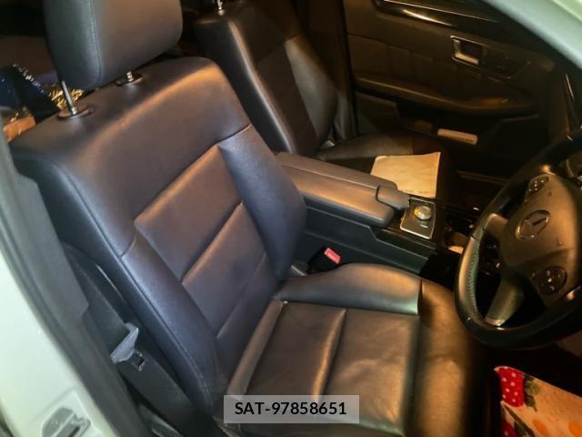 Mercedes Benz E-CLASS 2011-11 8880729-13