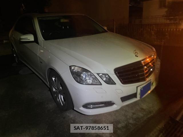 Mercedes Benz E-CLASS 2011-11 8880729-1