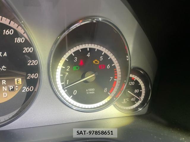 Mercedes Benz E-CLASS 2011-11 8880729-22