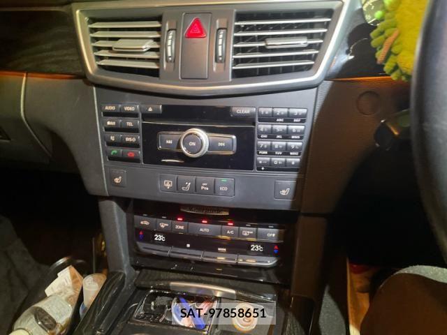 Mercedes Benz E-CLASS 2011-11 8880729-26