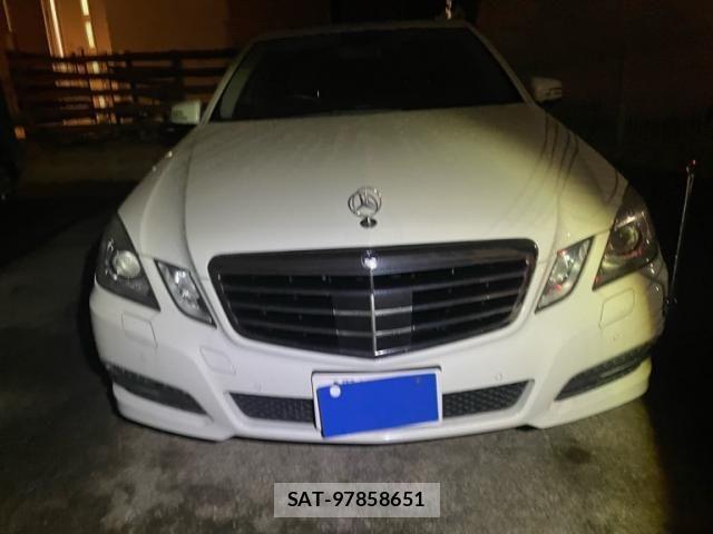 Mercedes Benz E-CLASS 2011-11 8880729-2