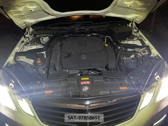 Mercedes Benz E-CLASS 2011-11 8880729-28