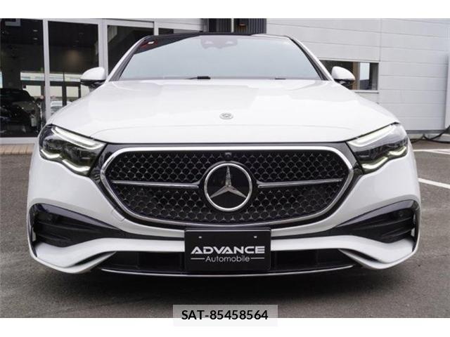 Mercedes Benz E-CLASS 2024-01 8880720-9
