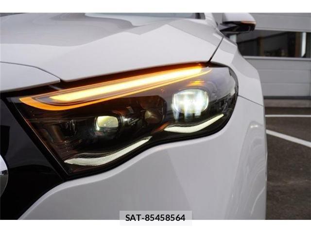 Mercedes Benz E-CLASS 2024-01 8880720-11