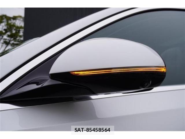 Mercedes Benz E-CLASS 2024-01 8880720-12