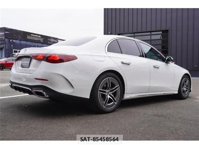 Mercedes Benz E-CLASS 2024-01 8880720-24