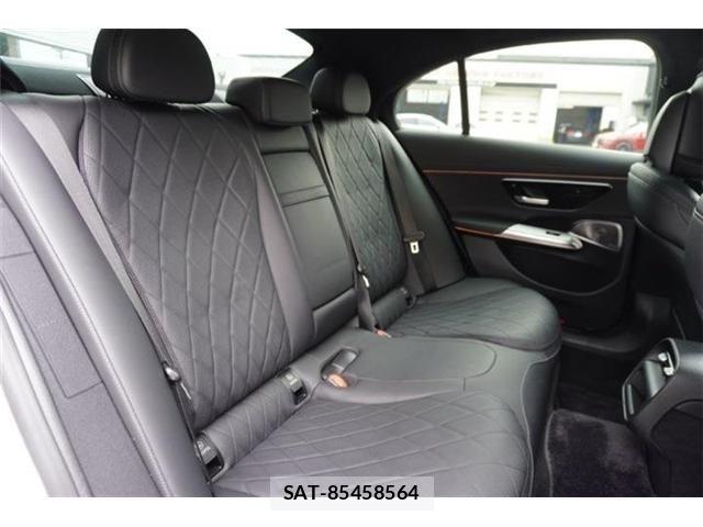 Mercedes Benz E-CLASS 2024-01 8880720-5