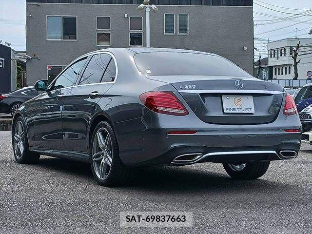Mercedes Benz E-CLASS 2016-09 8880721-18