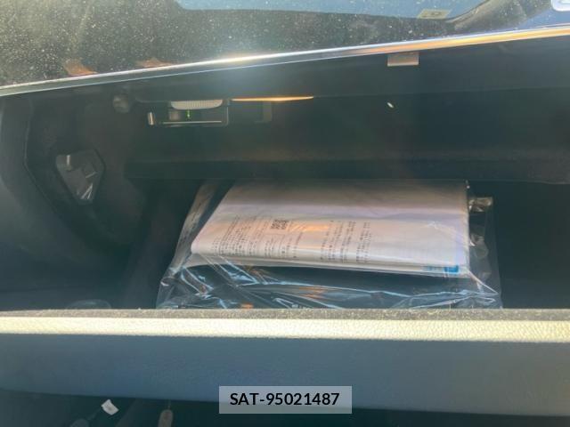 Mercedes Benz E-CLASS 2013-08 7562417-14
