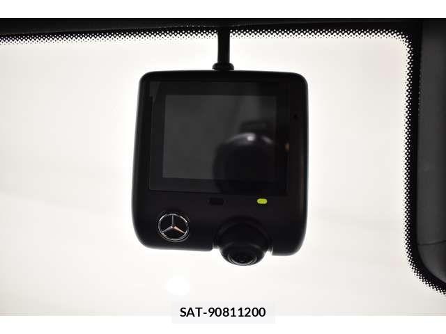 Mercedes Benz E-CLASS 2024-10 7221584-12