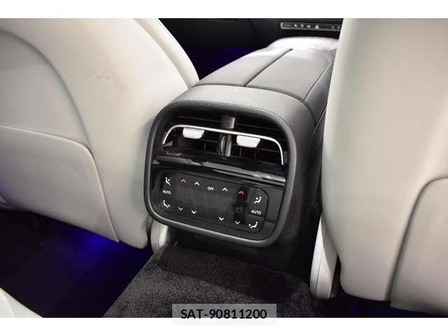 Mercedes Benz E-CLASS 2024-10 7221584-18