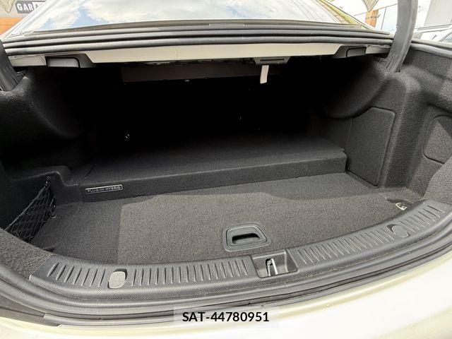 Mercedes Benz E-CLASS 2017-09 8315391-14