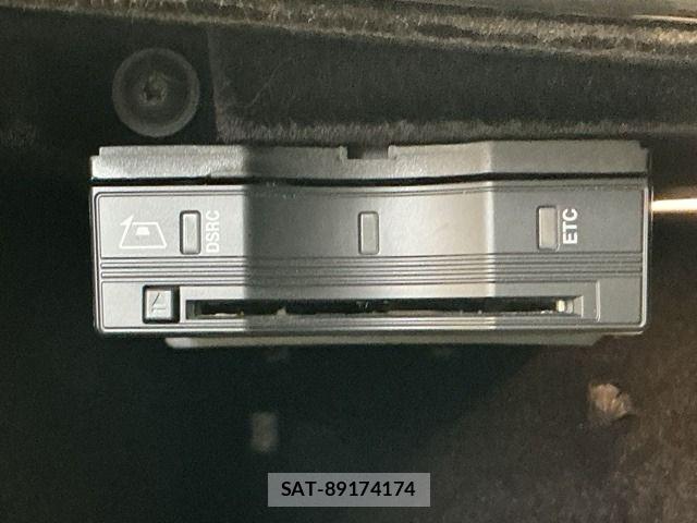 Mercedes Benz E-CLASS 2017-10 8315390-8