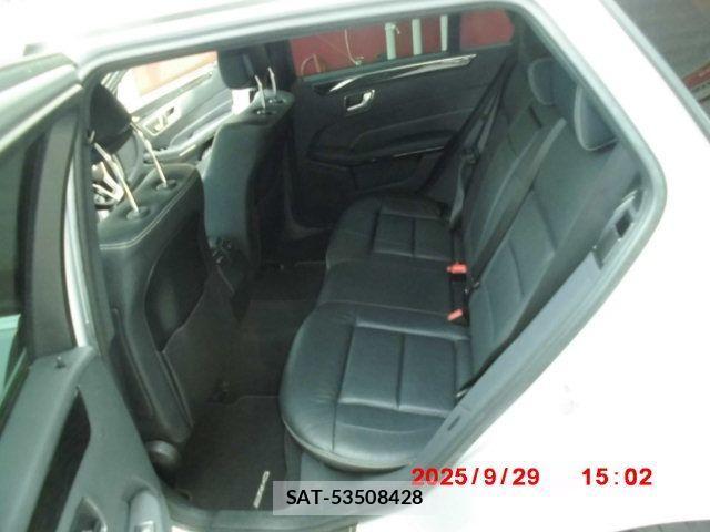 Mercedes Benz E-CLASS 2013-09 1347126-14