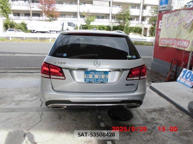 Mercedes Benz E-CLASS 2013-09 1347126-6