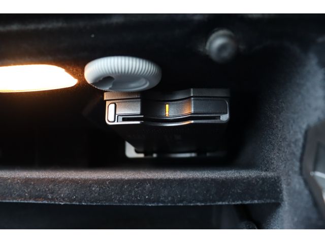 Mercedes Benz E-CLASS 2014-01 1464114-12